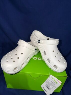 CROCS Classic Clog in White - Youth size 5 also fits woman’s size 6.5 - 7